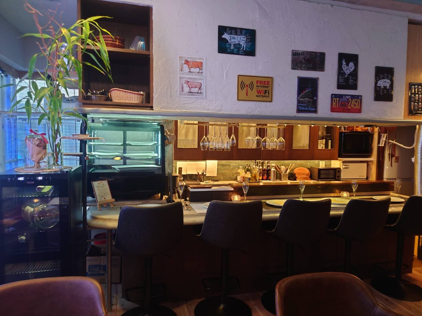 洗練されたバーカウンター